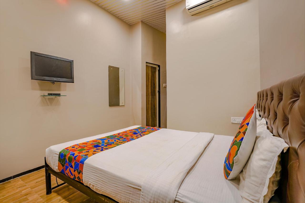 Fabexpress Comfort Stay - Nr Mumbai International Airport Bombaim Exterior foto