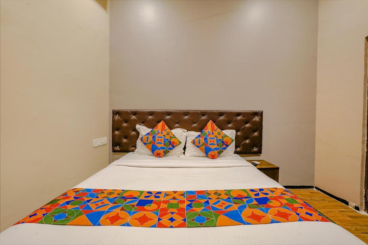Fabexpress Comfort Stay - Nr Mumbai International Airport Bombaim Exterior foto