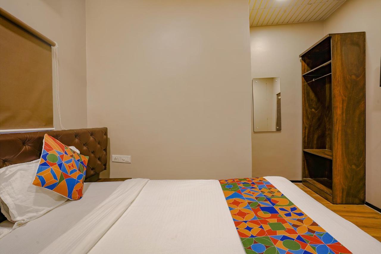 Fabexpress Comfort Stay - Nr Mumbai International Airport Bombaim Exterior foto