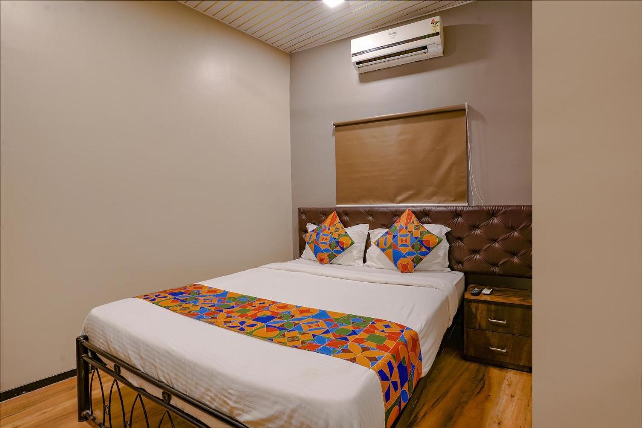 Fabexpress Comfort Stay - Nr Mumbai International Airport Bombaim Exterior foto
