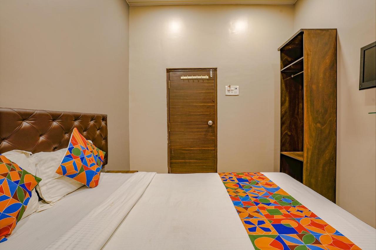 Fabexpress Comfort Stay - Nr Mumbai International Airport Bombaim Exterior foto